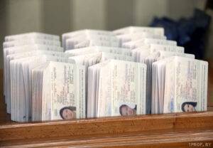 В первом полугодии белорусам начнут выдавать биометрические паспорта. Узнали, во сколько обойдется их оформление