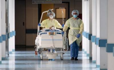 В больницах заканчиваются места для пациентов с COVID-19