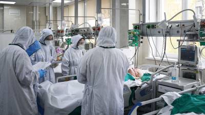 Более 200 тысяч россиян с COVID-19 находятся в больницах