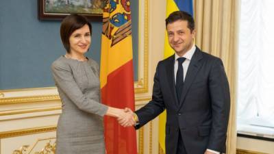 Президент Молдавии приехала в Киев. Это её первый зарубежный визит