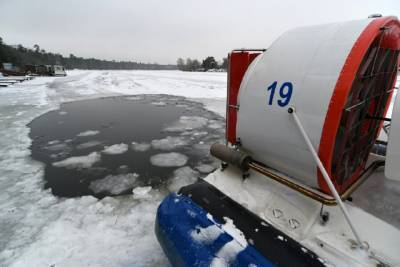 Спасатели назвали 17 опасных водоемов с тонким льдом в Подмосковье
