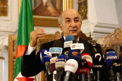 Президент Алжира уволил министра транспорта