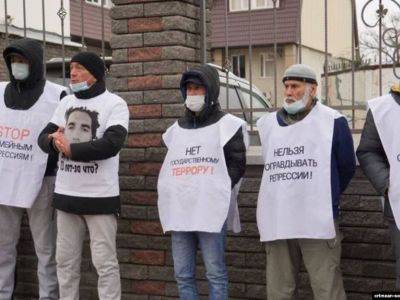 Акция крымских татар состоялась у здания суда в Ростове, несмотря на противодействие полиции