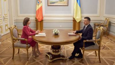 "Начало новых отношений между Украиной и Молдовой": Зеленский ценит, что Санду не боится называть Крым украинским