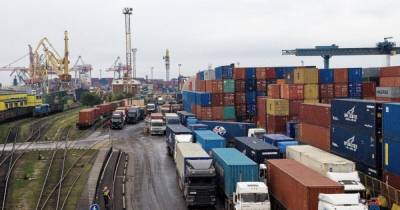 Падал медленнее. Объем украинского экспорта сократил отставание от импорта