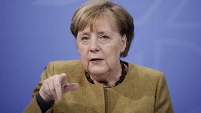 Меркель опасается мутаций COVID-19: «Нам нужно еще 8-10 недель жесткого локдауна»