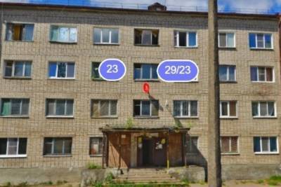 Жильцы бывшего псковского общежития месяц не могут справить нужду