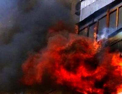 Смертельный пожар в Екатеринбурге возник потому, то жильцам отключили электричество и они «жили при свечах»
