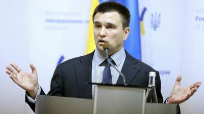 Климкин призвал запретить всё российское на Украине на фоне цензуры Трампа