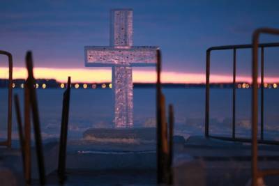 Власти и духовники Урала призывают отказаться от массовых купаний в Крещение