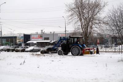Уборка улиц Йошкар-Олы от снега ведется и днем, и ночью