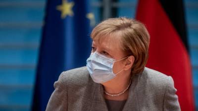 Меркель заявила о возможном продлении карантинных мер в Германии