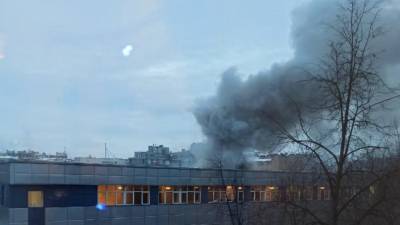 На Академика Павлова произошел пожар в офисном здании