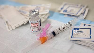 Швейцария сертифицировала американскую вакцину от коронавируса Moderna