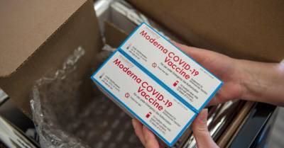 Сегодня в Латвию будет доставлен первый груз вакцин "Moderna"