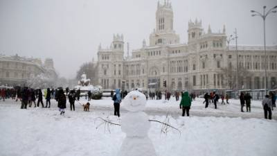 Погодная аномалия: в Испании борются с холодами и снегом