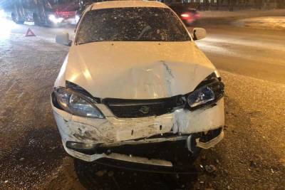 В Твери водитель «Mercedes» спровоцировал аварию, но сам не пострадал