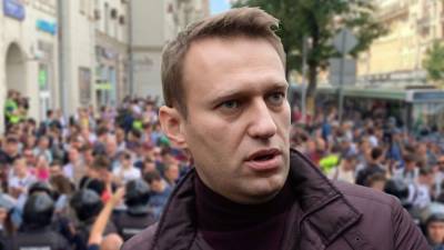 Представители ФСИН требуют назначить Навальному реальный срок по делу "Ив Роше"