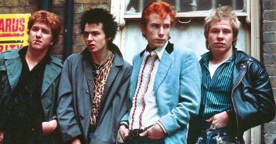 Режиссер "28 дней спустя" снимет сериал про скандальную панк-группу Sex Pistols