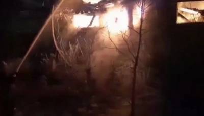В Среднеуральске ликвидировали пожар на заводе, есть пострадавший