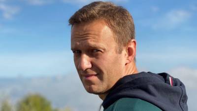 ФСИН настаивает на реальном сроке Навальному по делу "Ив Роше"