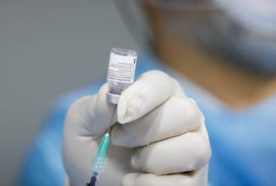 В Польше зафиксирован первый случай осложнения после вакцинации от коронавируса