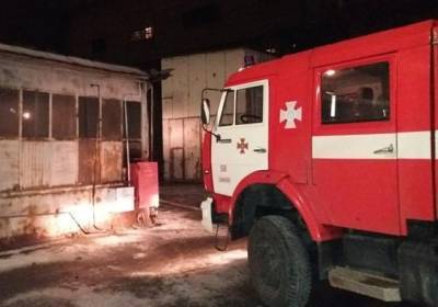 В Сумах полицейские спасли жильцов горящего дома
