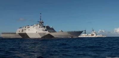 Новейшие корабли ВМС США не смогли обогнать сухогруз