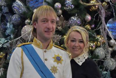 "Король и королева": Подписчики оценили праздничный снимок Плющенко и Рудковской. Фото
