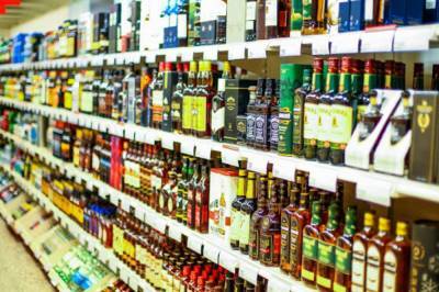 Степанов объяснил, почему алкоголь можно продавать в локдаун