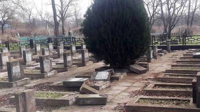 В Херсоне вандалы осквернили братскую могилу воинов-освободителей