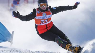 Сноубордистка Надыршина победила в параллельном слаломе в Австрии