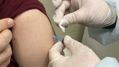 Разработчик украинской вакцины от COVID-19 сделал американскую прививку