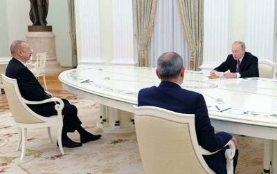 Переговоры в Москве: Показав кнут, договорились о пряниках