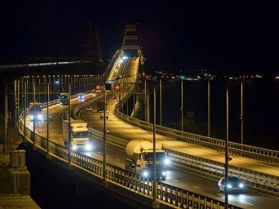 На Крымском мосту не пропустили в Ростов-на-Дону более 100 крымских татар