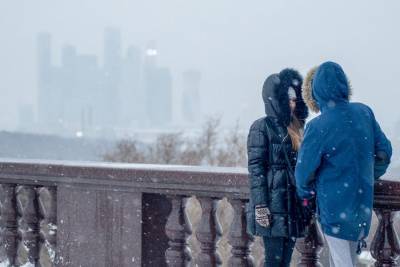 Небольшой снег и гололедица ожидаются в Москве в среду