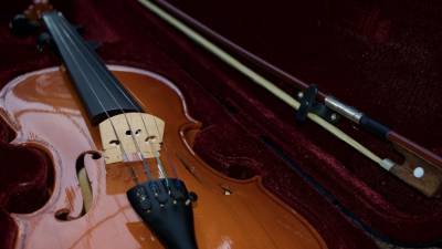 Игра ребенка на скрипке закончилась административным делом в Челябинске