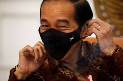 Президент Индонезии первым в стране привился от коронавируса