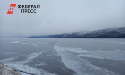 На Байкале под лед провалились 5 человек (видео)