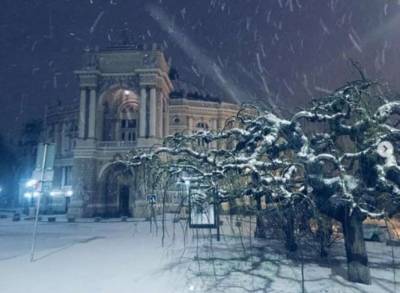 Одессу засыпало снегом (ФОТО)