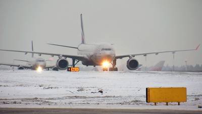 Метель во Владивостоке нарушила работу аэропорта