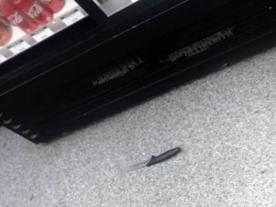 В Кузбассе росгвардеец обезоружил рецидивиста, напавшего с ножом на продавца магазина