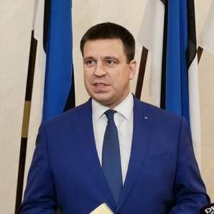 Эстонский премьер подал в отставку после коррупционного скандала