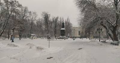 Одессу завалило снегом: появились фото и видео