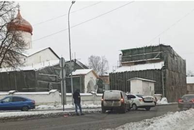 ДТП произошло на улице Леона Поземского в Пскове