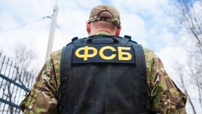 В Петербурге взяли главаря банды, занимавшейся разбоем и вымогательством — видео