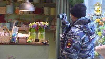 Задержан иностранный «гастролер», ограбивший цветочный магазин в Смоленске