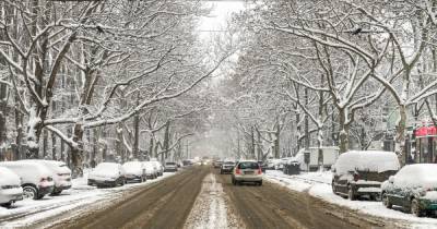 В Одессу пришла зима: город засыпало снегом