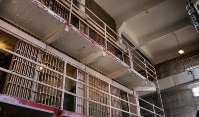 Новый Эмир Кувейта помиловал 600 заключенных