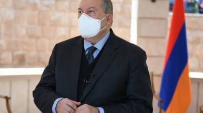 Президента Армении госпитализировали после заражения новым штаммом коронавируса